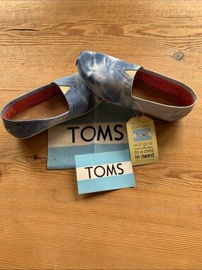 Classic toms Size 7.5/38